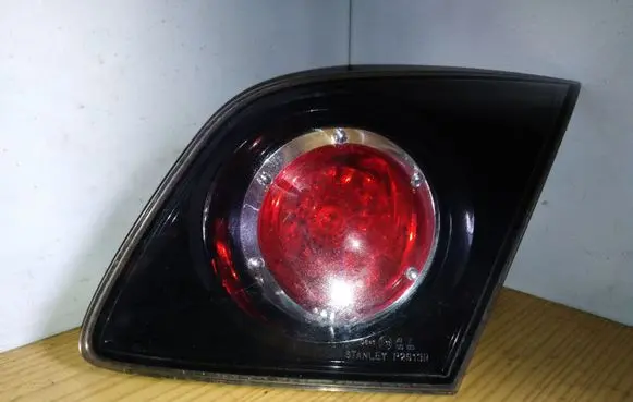 Mazda 3 I Tailgate rear/tail lights P2913R