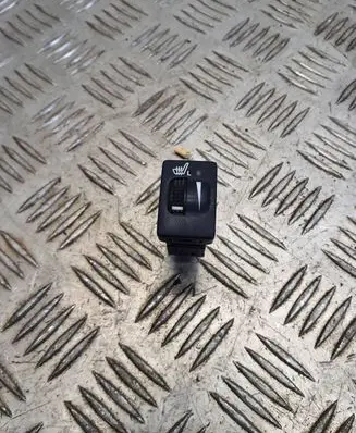 Toyota Avensis T270 Seat heating switch 453484