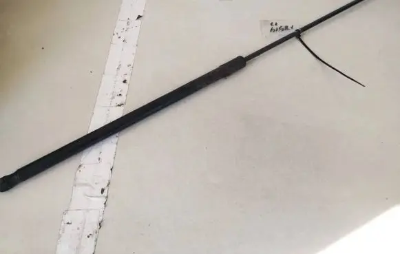 Volkswagen Jetta V Tailgate/trunk strut/damper