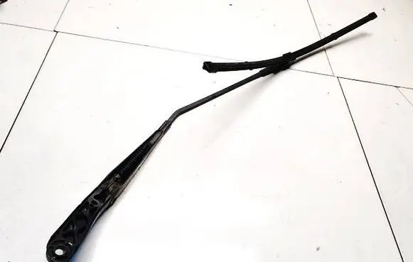 Mercedes-Benz A W169 Front wiper blade arm a1698200140