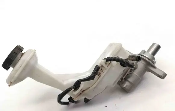 Master brake cylinder