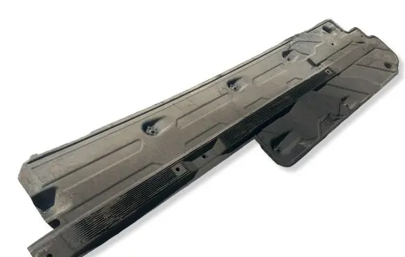 Mercedes-Benz C W204 Dashboard lower bottom trim panel A2046800108