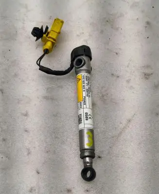 Porsche Cayenne (9Y0 9Y3) Bonnet Pedestrian Airbag Actuator 