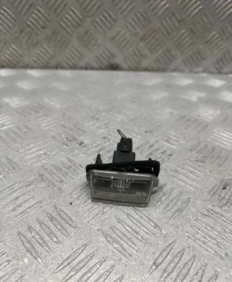 Toyota Avensis T270 Number plate light