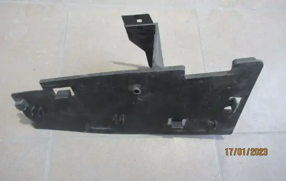 Mercedes-Benz Sprinter W906 Intercooler air guide/duct channel 9065050188 A9065050188