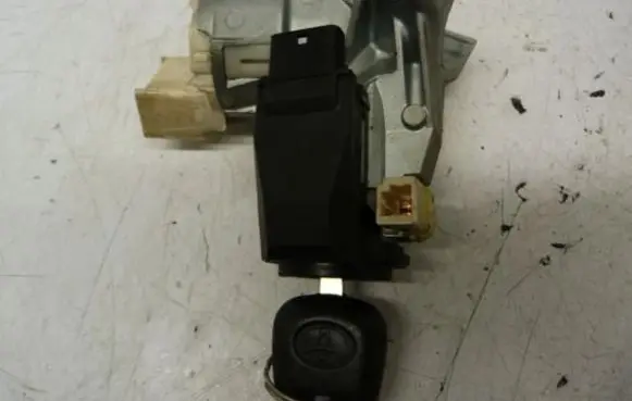 Toyota Yaris Ignition lock N0502241256