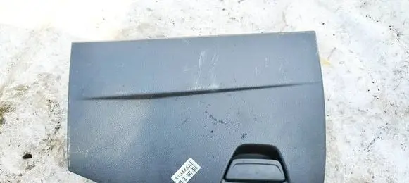 Ford Focus Glove box