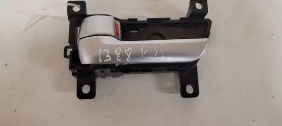 KIA Sorento Front door interior handle 826132P000