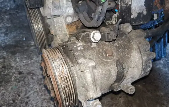 Volvo C30 Air conditioning (A/C) compressor (pump)