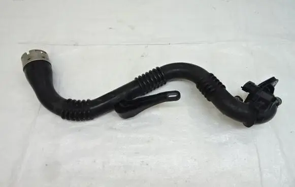 Renault Captur Air intake duct part 144605243R