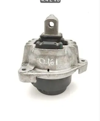 Engine mount bracket