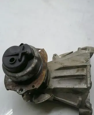BMW X5 E70 Engine mount bracket 6790022 679301801