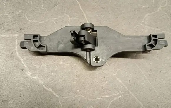 Mercedes-Benz E W211 Tailgate/boot lid lock trim A2117600008