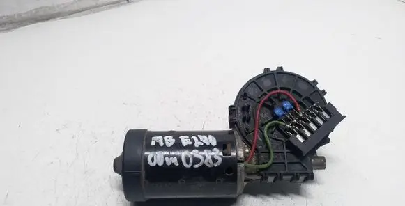 Mercedes-Benz E W210 Wiper motor 0580006261 0390241420