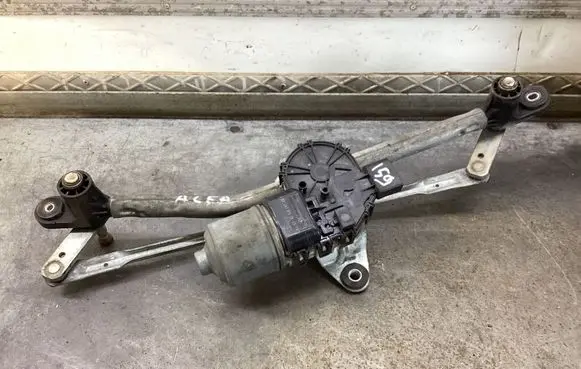 Front wiper linkage