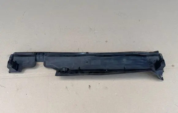 Opel Astra J Intercooler air guide/duct channel 13310901