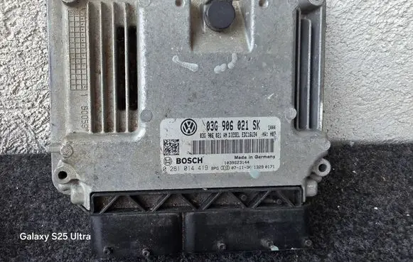 Volkswagen Golf V Engine control unit/module 03G906021SK