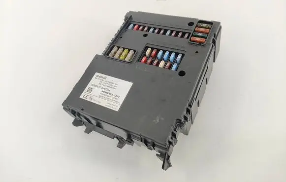 Smart ForTwo II Central body control module A4515400850