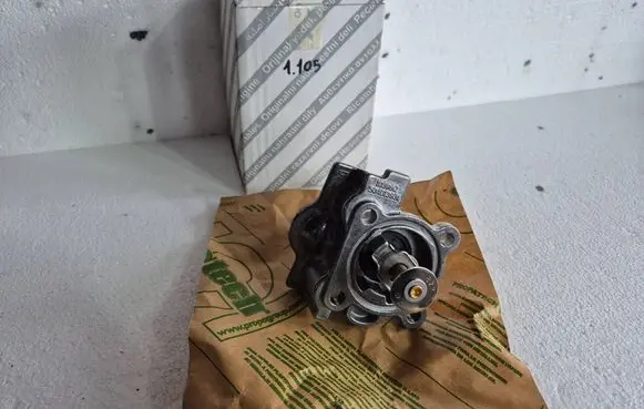 Iveco Daily 4th gen Thermostat/thermostat housing 504013931 504017209