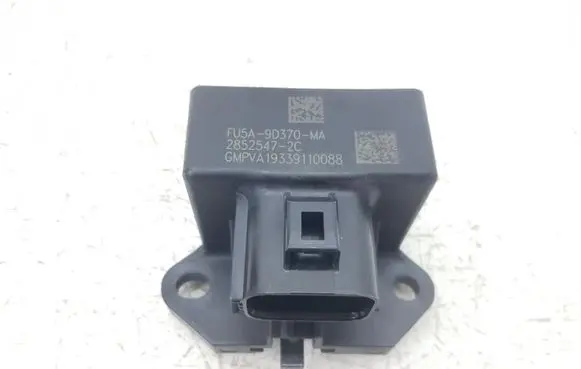 Ford Fusion II Fuel pump relay FU5A9D370 FU5A9D370MA 28525472C