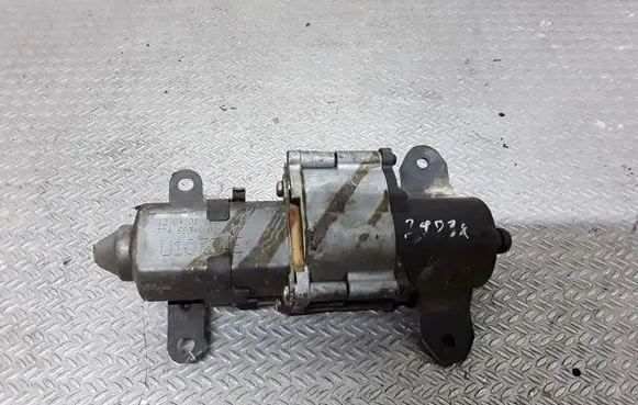 Chrysler Voyager Central locking motor 7746804601