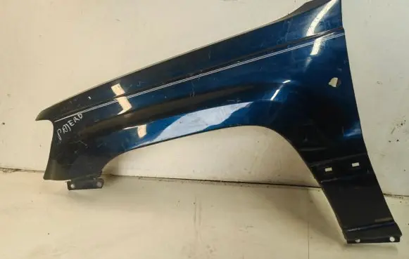 Mitsubishi Pajero Fender