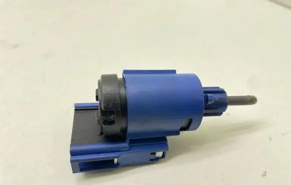 Clutch pedal sensor
