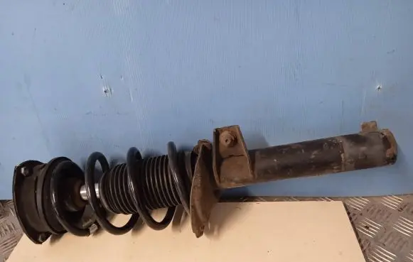 Volkswagen Golf VII Front shock absorber with coil spring 5Q0413031EC 5Q0412022KL 5Q0472331D