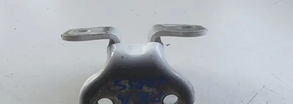 Toyota Yaris Front door lower hinge 