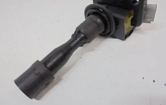 Daihatsu Cuore High voltage ignition coil 1950097401