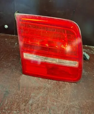 Audi A8 S8 D3 4E Tailgate rear/tail lights 4E0945093H 375501