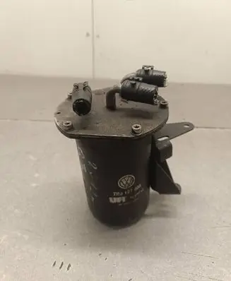 Audi Q3 8U Fuel filter housing 7N0127400 5525700