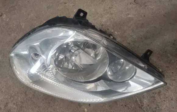 Mercedes-Benz Sprinter W906 Headlight/headlamp A9068200361 1LB24701203