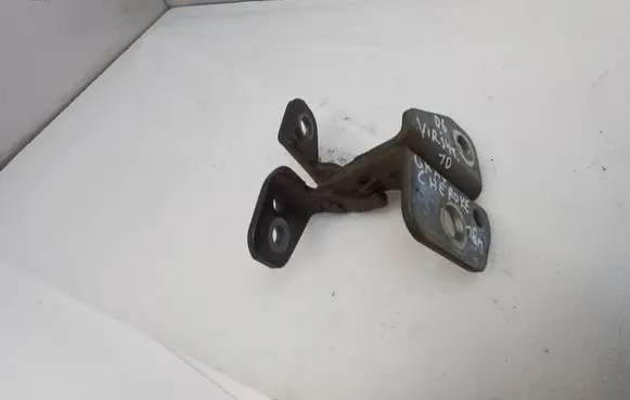 Jeep Grand Cherokee Rear door upper hinge