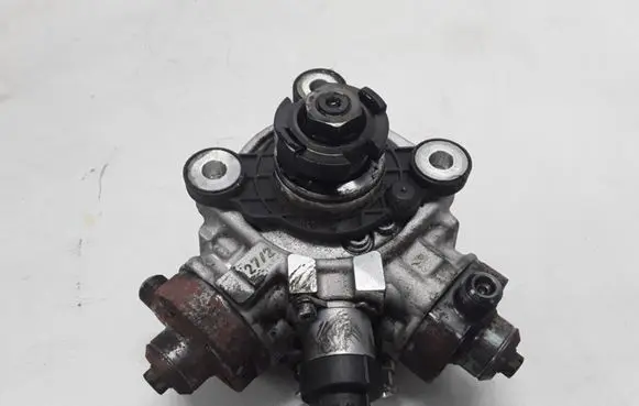 Volvo C70 Fuel injection high pressure pump