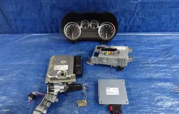 Alfa Romeo Mito Engine ECU kit and lock set 51935080