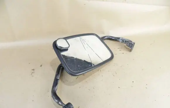 Mitsubishi Pajero Manual wing mirror 