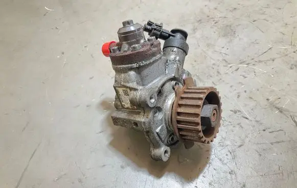 Ford Focus Fuel injection high pressure pump 0445010592 9811347280 04150714