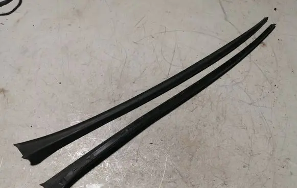 Audi Q5 SQ5 8R Windshield trim 8R0854327A 8R0854328A