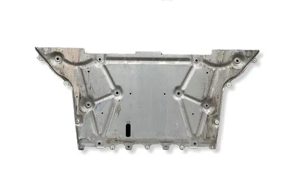 BMW i4 Engine splash shield/under tray 7915376