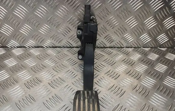 Ford S-MAX Accelerator throttle pedal 6G929F836JC
