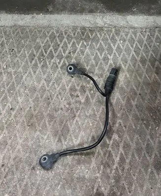 BMW 5 E39 Detonation knock sensor 1703592
