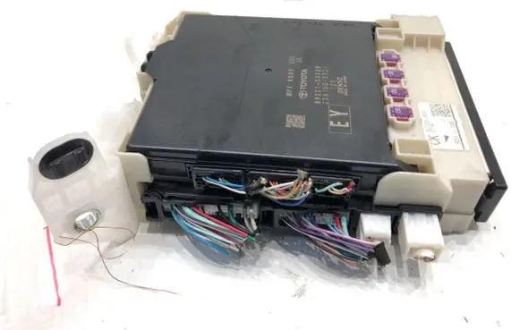 Toyota Camry VIII XV70 Other control units/modules 8922133E20