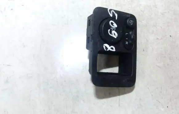 Wing mirror switch