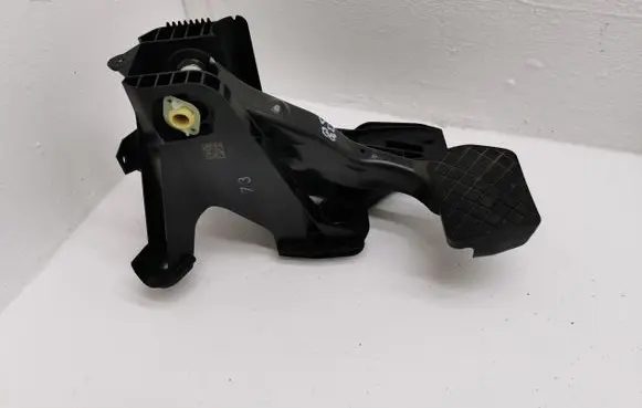 Volkswagen PASSAT B8 Brake pedal