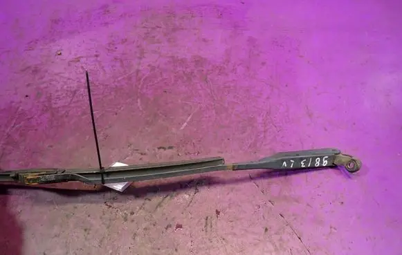 Opel Corsa D Front wiper blade arm