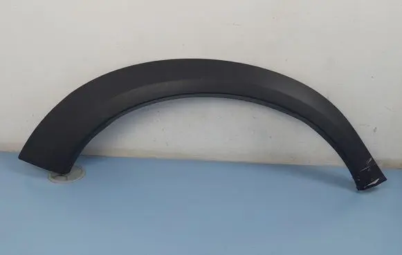 Volvo XC70 Rear fender molding trim 31283107