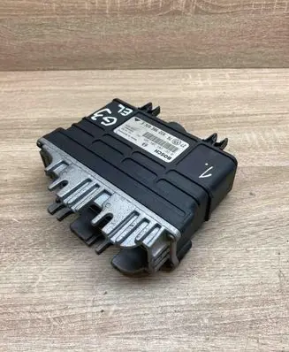 Volkswagen Golf III Engine control unit/module ECU 032906026E 0261203304