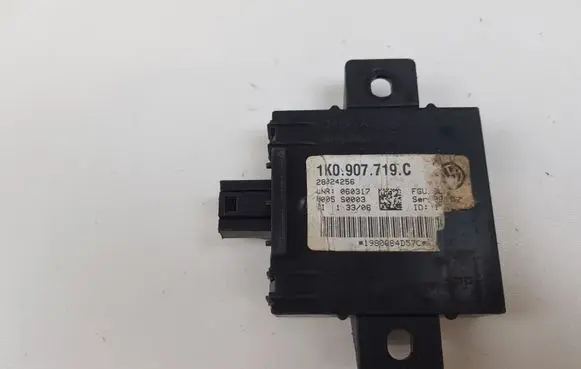 Audi A3 S3 8P Alarm control unit/module 1K0907719C