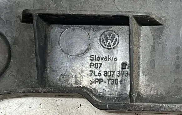 Volkswagen Touareg I Rear bumper mounting bracket 7L6807393